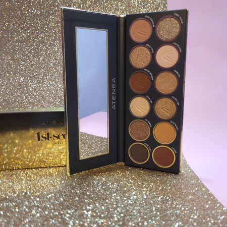 Paleta de Sombras First Scene